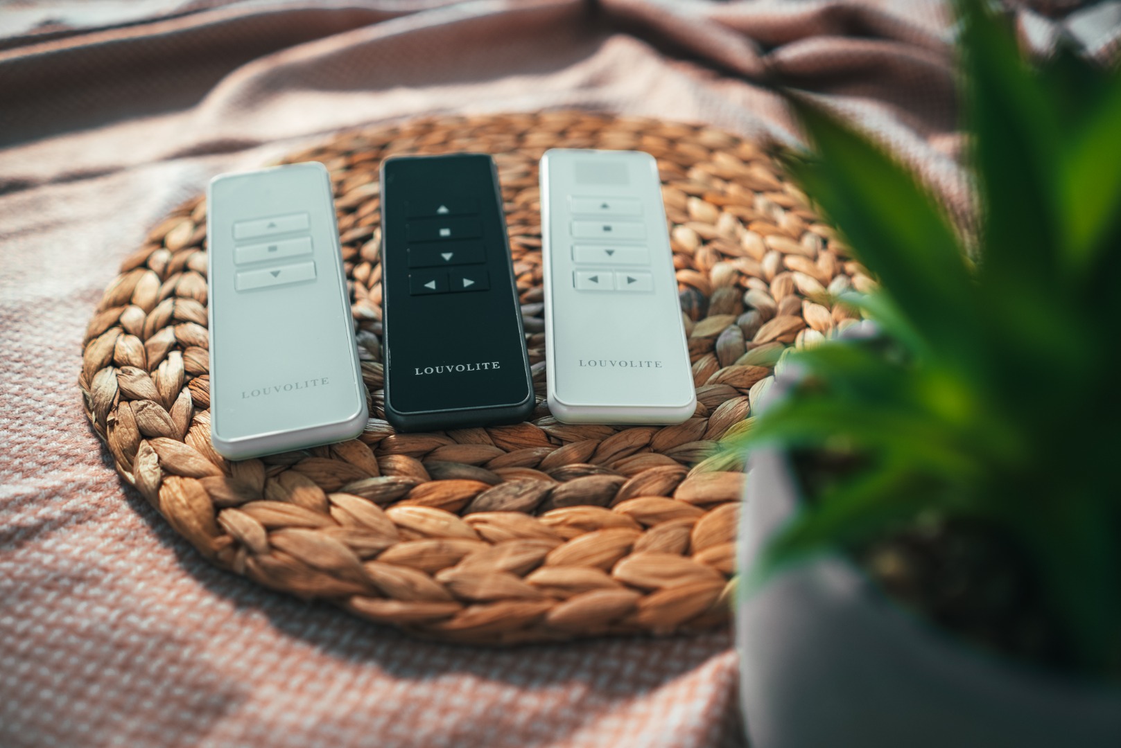 Louvolite R1942 (6-channels) Push Button Remote (Replacement for R1922) - White - Image 12